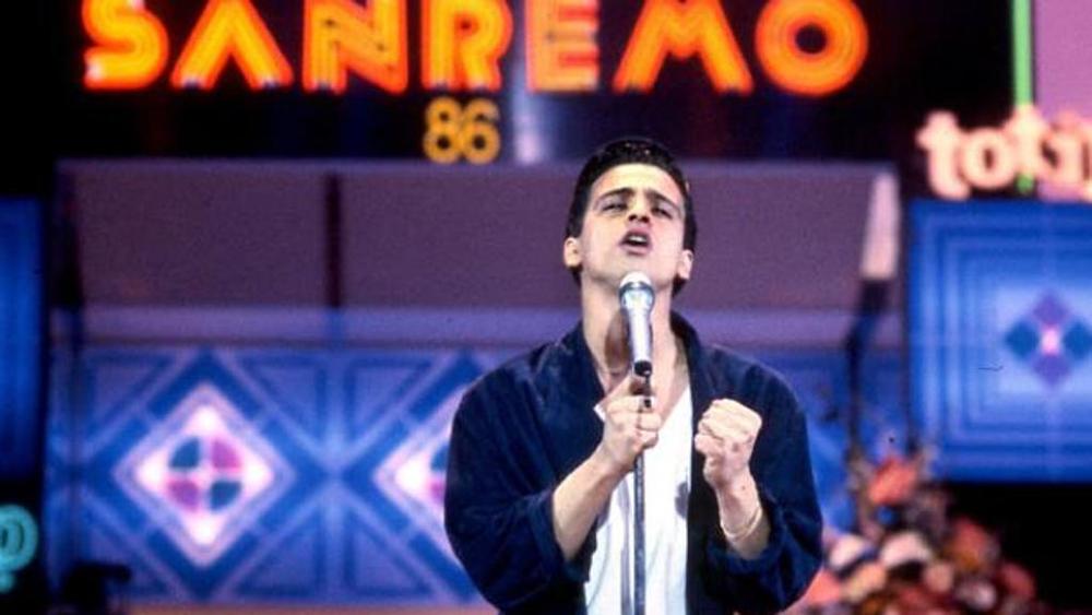 32 anni fa Ramazzotti vinceva Sanremo con “Adesso Tu”