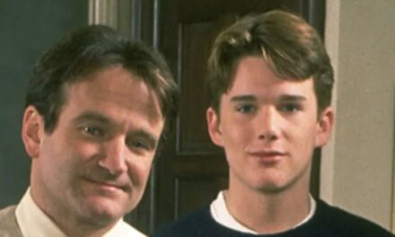 L’attimo fuggente, Ethan Hawke su Robin Williams: “Ero convinto che mi odiasse, continuava a prendermi di mira per farmi ridere”