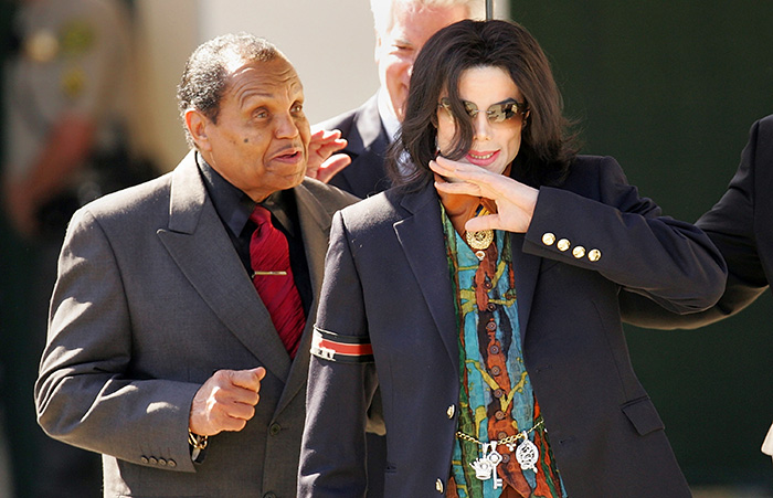 “Michael Jackson venne castrato chimicamente da suo padre”: parole del medico