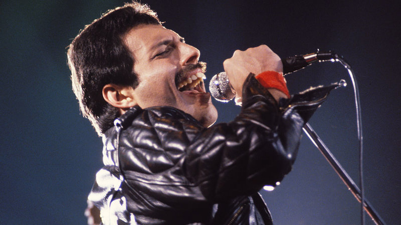 Ecco perché Freddie Mercury decise di non sistemarsi mai i denti