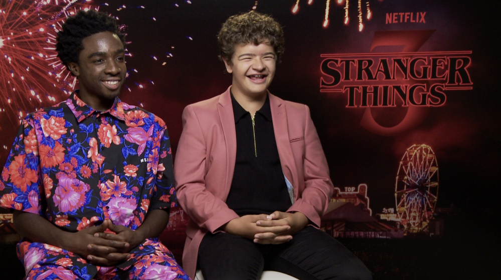 Stranger Things: Dustin e Lucas si cimentano con alcuni giochi italiani anni ’80
