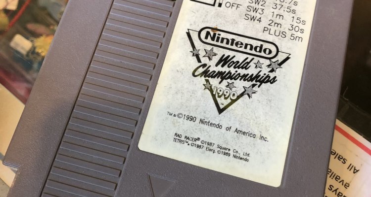 Andando a rivendere vecchi giochi NES, scopre un tesoro da 13.000 dollari