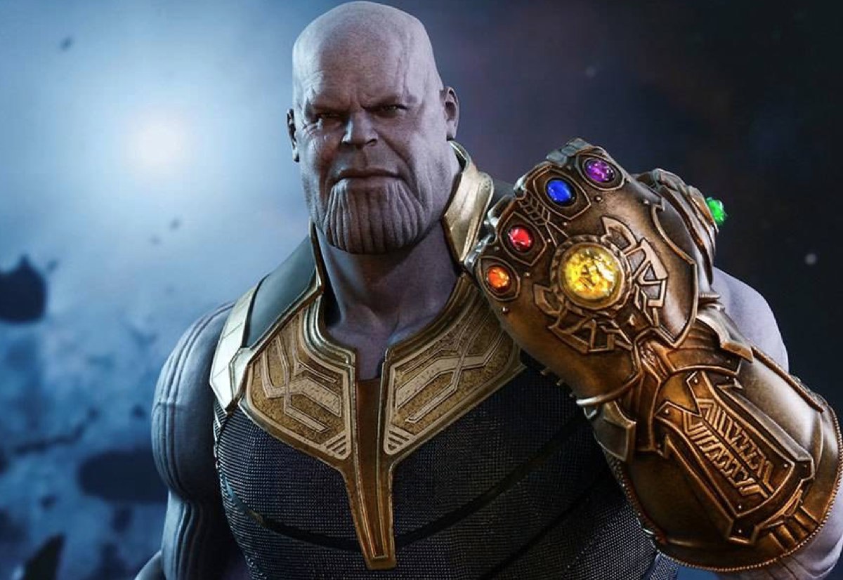 Avengers: un giocatore della Major League indossa sul campo… il guanto di Thanos