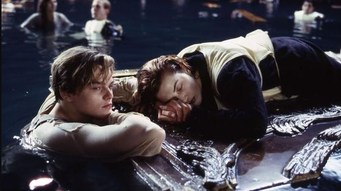 Titanic, Cameron: “Abbiamo realizzato un’analisi forense per dimostrare che Jack non poteva starci sulla zattera”