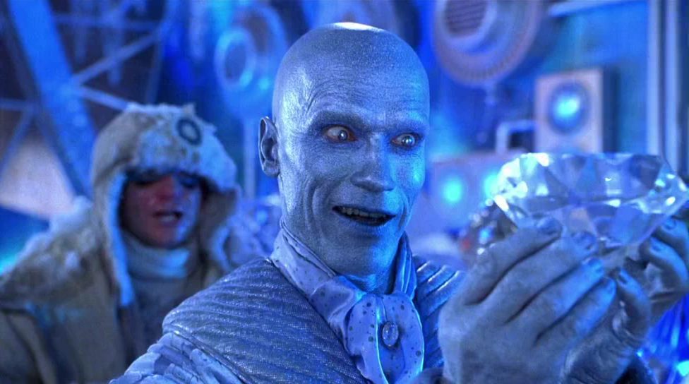 Patrick Schwarzenegger spaventato sul set di Batman & Robin da suo padre nei panni di Mr. Freeze