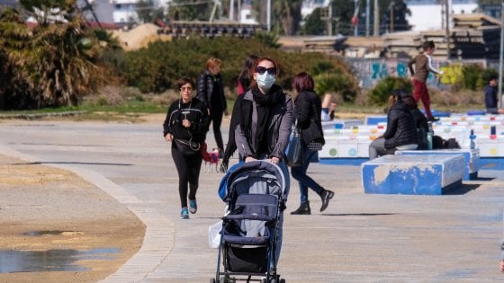 Coronavirus, il Viminale conferma: non c’è il divieto di passeggiata