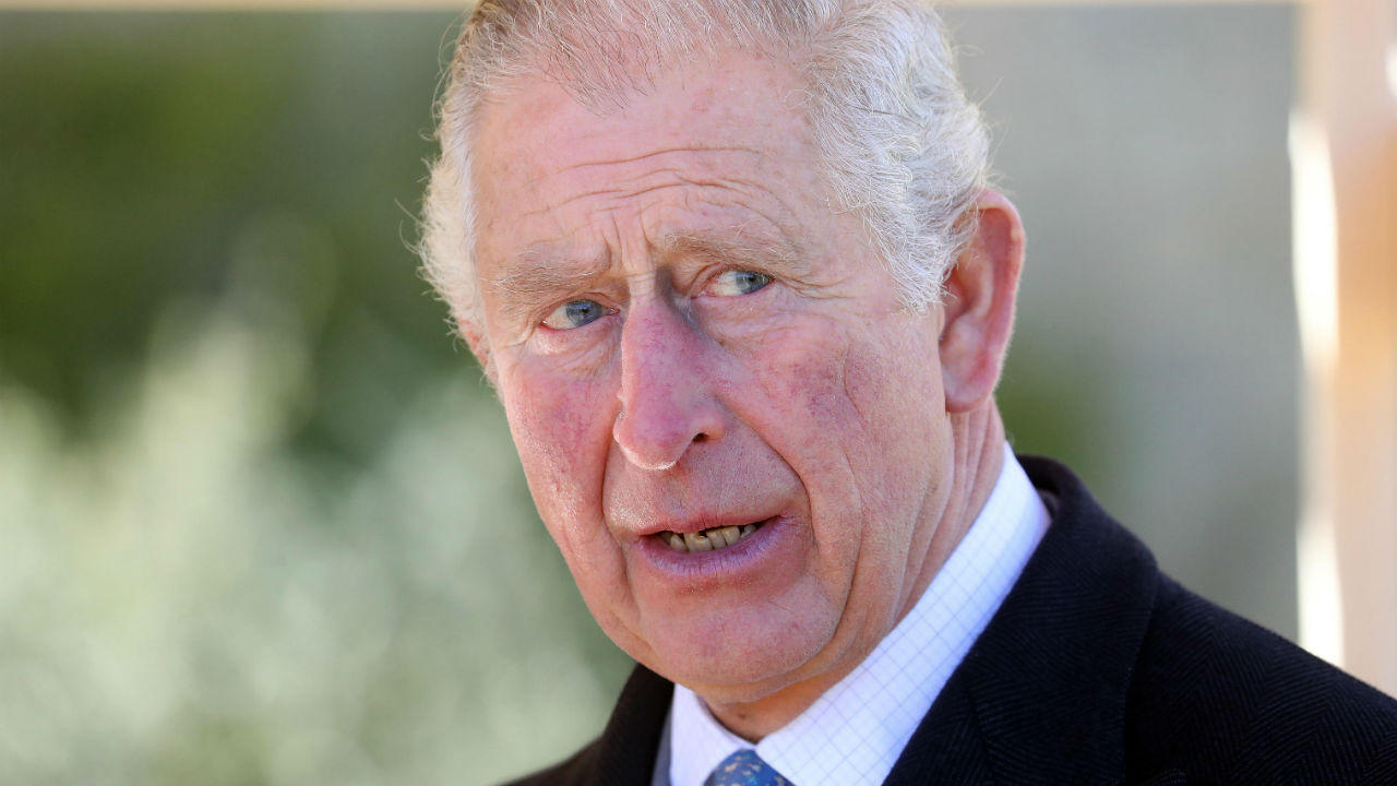 Il principe Carlo d’Inghilterra positivo al Coronavirus: è in isolamento in Scozia