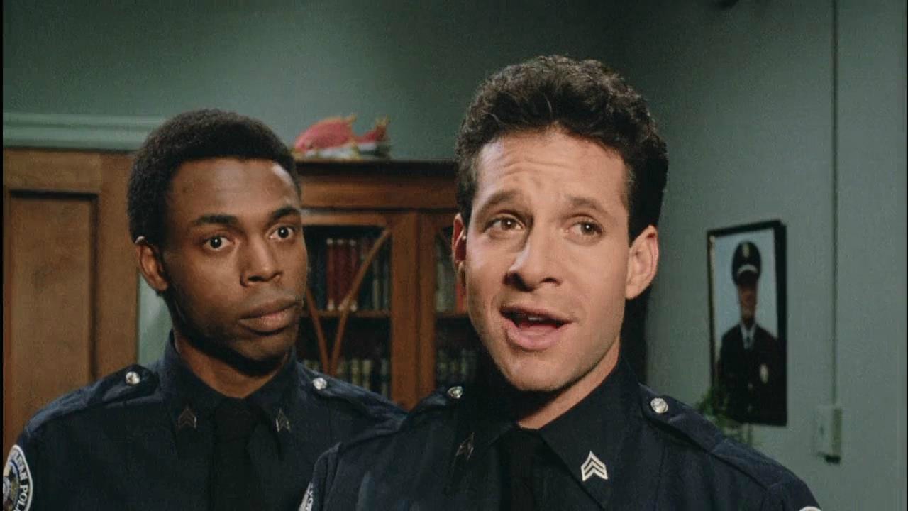 Scuola di Polizia: la storia vera dietro al film e la precoce morte degli interpreti di Tackleberry e Hightower