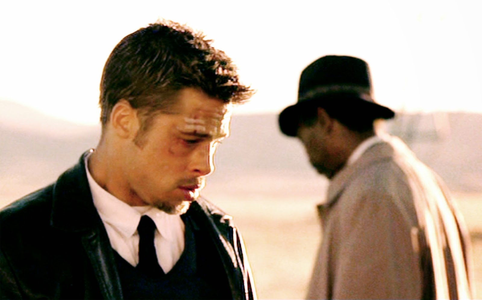 Seven: l’incidente sul set di Brad Pitt e il finale alternativo mai girato che rivoluzionava la storia