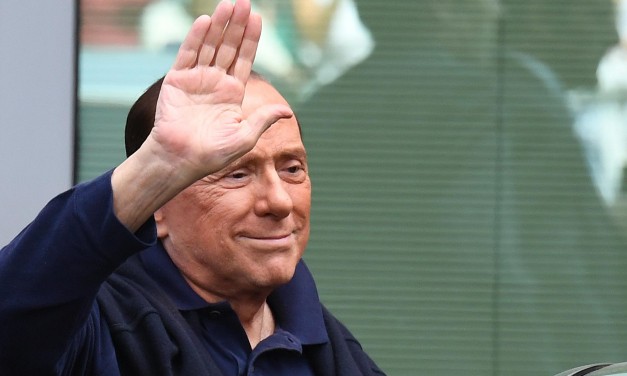 Silvio Berlusconi dimesso dall’ospedale: “È stata la prova più pericolosa della mia vita”