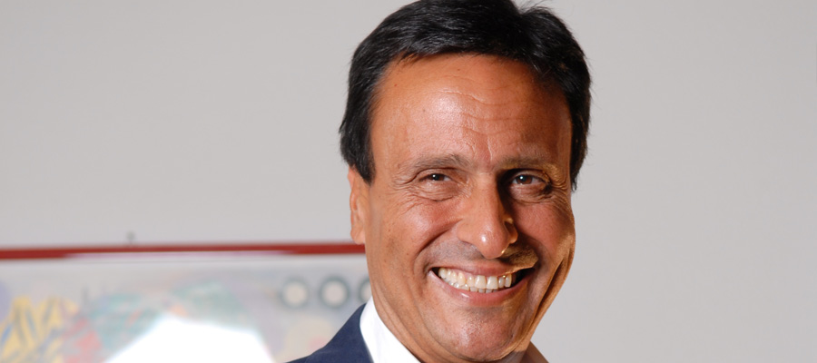 Gigi Sabani, il ricordo del figlio Simone: “Ha fatto la vera gavetta, all’inizio non aveva una lira”