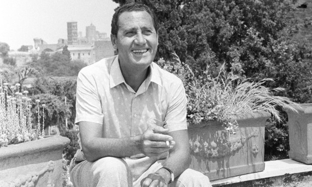 Alberto Sordi,  apre per la prima volta al pubblico la mostra nella sua villa