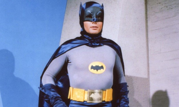 Batman, Adam West omaggiato dai fan in quello che sarebbe stato il giorno del suo 92° compleanno