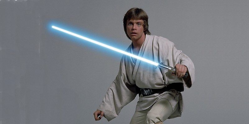 Uno Youtuber ha ricreato la prima spada laser retrattile: taglia tutto!