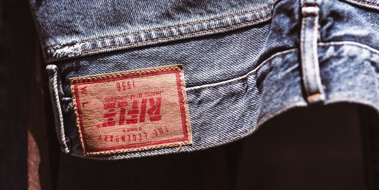 Rifle, fallisce lo storico marchio di jeans italiano. “Covid il colpo di grazia”