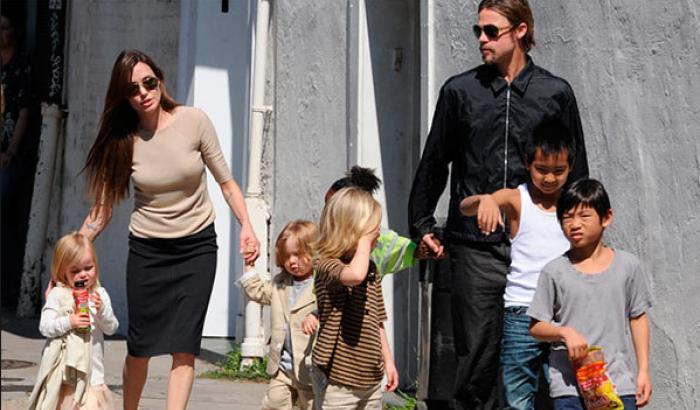 Brad Pitt e Angelina Jolie in tribunale per la custodia dei figli a Natale