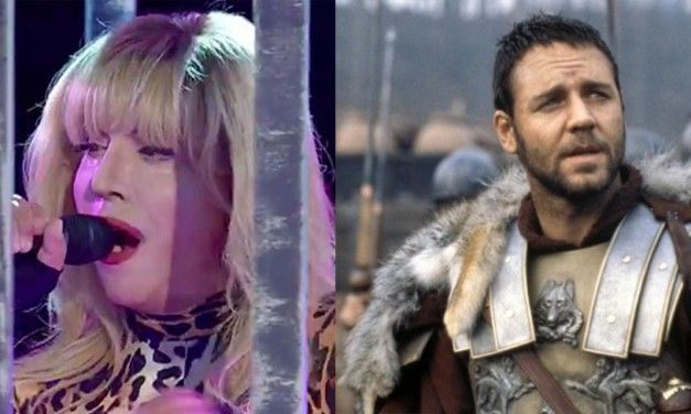 Tale E Quale Show: Luca Ward recita “Il Gladiatore” nei panni di Amanda Lear