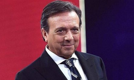 Piero Chiambretti ufficializza l’addio a Mediaset: “Grazie Pier Silvio Berlusconi per 15 anni fantastici”