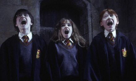 Harry Potter e la pietra filosofale, dalle lenti di Daniel Radcliffe ai gufi addestrati a portare le lettere: 10 curiosità sul film