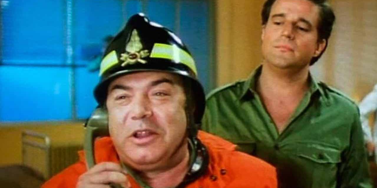 I Pompieri, Neri Parenti: “Il cast faceva credere a Lino Banfi di essere un ignorante”