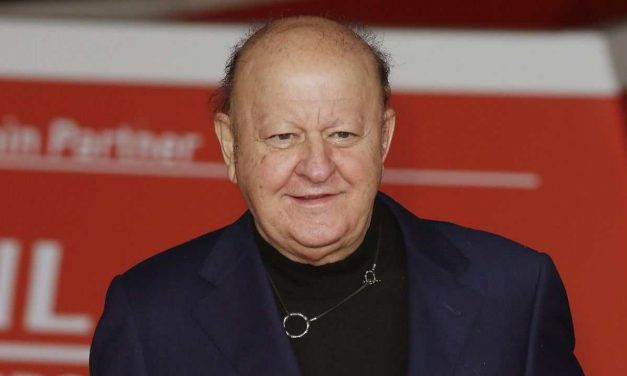 Massimo Boldi: “La maturità? Io non l’ho fatta, dovevo aiutare mia mamma rimasta vedova. Ma ho imparato la scuola della strada”