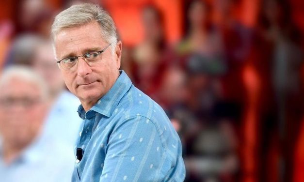 Paolo Bonolis: “Il lockdown è necessario, noi cercheremo di far sorridere che forse è anche meglio delle medicine”