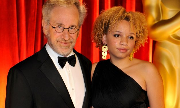 La figlia di Spielberg rivela: “La carriera nel porno mi ha salvato. Adesso mi sento libera”