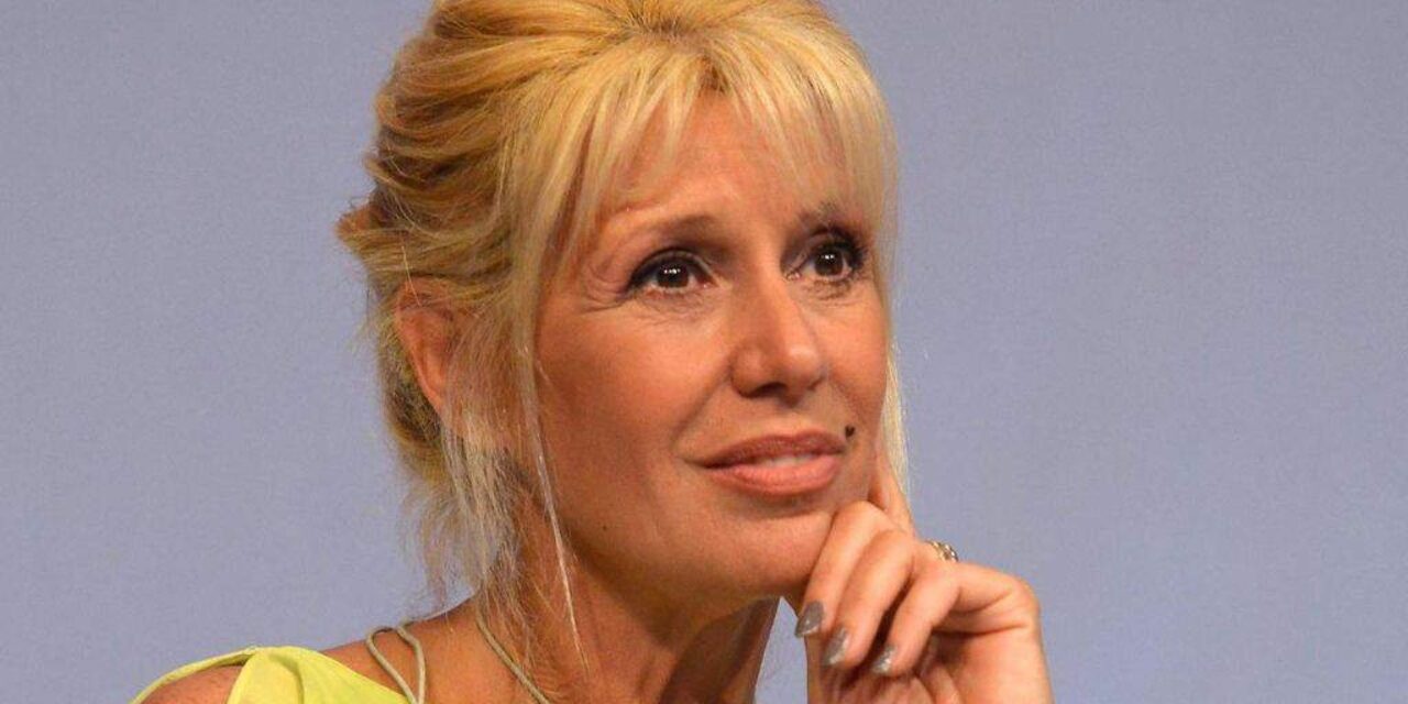 Maria Teresa Ruta: “Ai provini non mi prendevano mai, dicevano che somigliavo troppo a Barbara Bouchet. Mi aiutò Banfi”