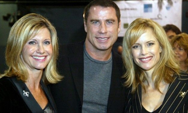 Olivia Newton-John: “Il ricordo di Kelly Preston mi dà la forza per andare avanti e lottare il cancro”