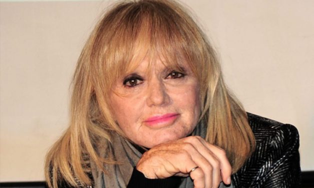 Rita Pavone si racconta: “So di non essere mai stata bella, di non avere avuto le curve. Ma sono orgogliosa del mio talento”