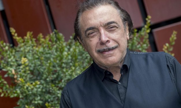 Nino Frassica: “Devo dire grazie a Renzo Arbore che mi ha portato in tv”