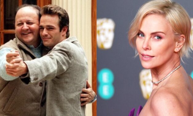 Vacanze di Natale ’95 doveva essere l’esordio cinematografico di Charlize Theron