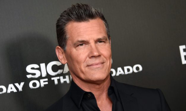 Josh Brolin nudo su Instagram scatena i fan e fa il pieno di like e commenti