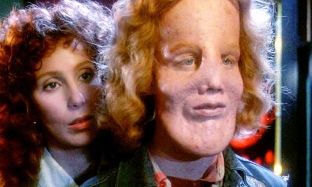 Dietro la maschera: Eric Stoltz non venne riconosciuto senza maschera e Cher e il regista non avevano un buon rapporto