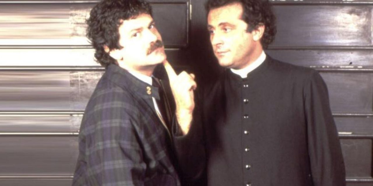 Andrea Roncato ricorda Don Tonino: “La cosa più bella che ho girato, era un po’ il precursore di Don Matteo”