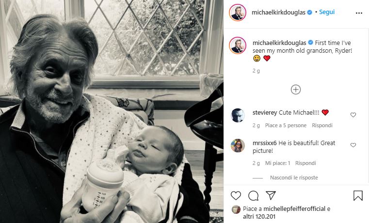Michael Douglas vede il nipotino per la prima volta dopo un mese: il tenero scatto