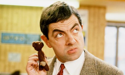 Rowan Atkinson dice addio a Mr. Bean: “Non mi diverte più interpretarlo, è stressante”
