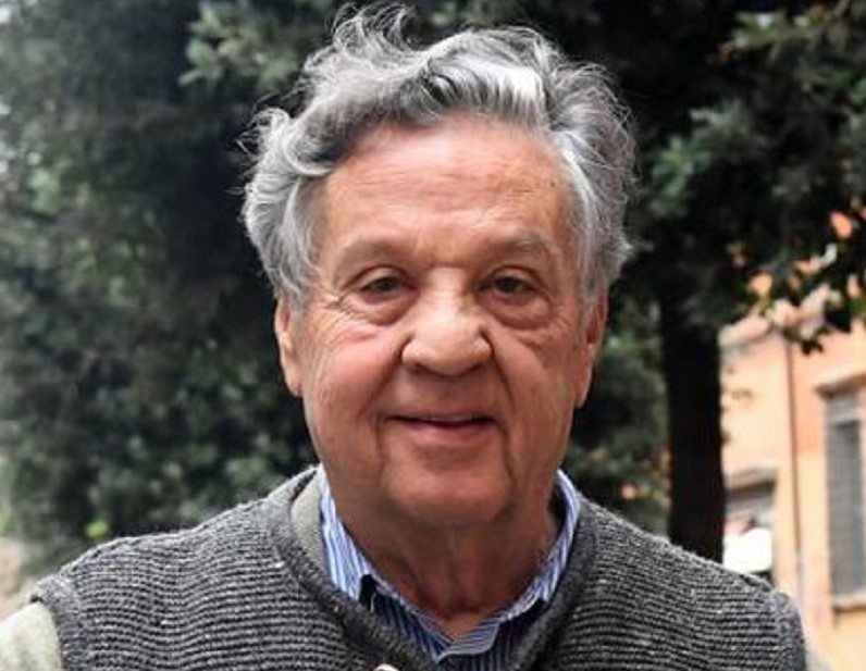 Renato Pozzetto: “A Milano vivevamo nelle case minime degli sfollati. Non c’era da mangiare, la vita era dura.”