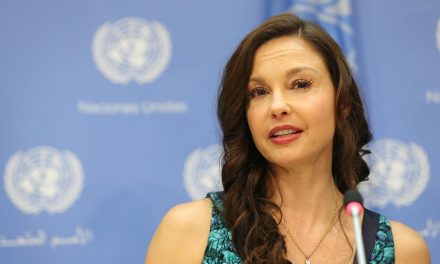 Ashley Judd: “Senza i miei fratelli e sorelle congolesi, la mia emorragia interna mi avrebbe probabilmente ucciso”