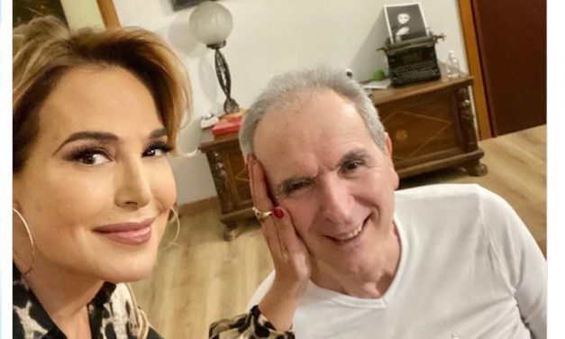 Barbara D’Urso, il tenero scatto con Lamberto Sposini: “Vi saluta e vi ama tutti”