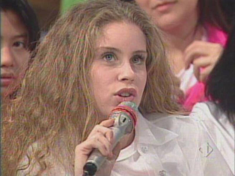 Eleonora Cecere: “Ai tempi di Non è la Rai un maniaco mi minacciava di morte con delle musicassette in cui mi diceva che voleva ammazzarmi”