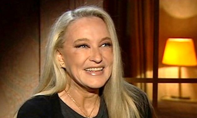 Eleonora Giorgi: “Mi sono rifatta la faccia perché non sopporto la decadenza”