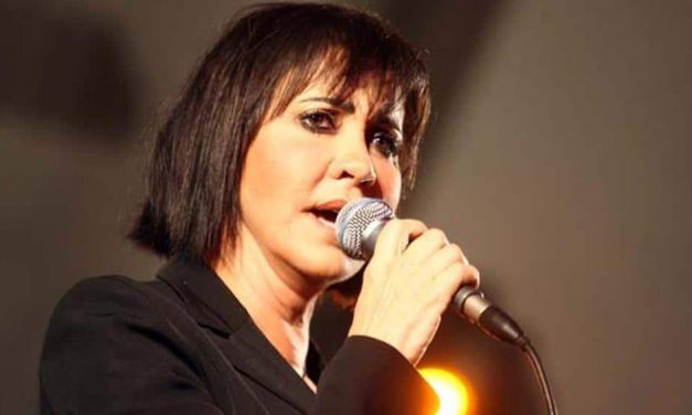 Fiordaliso racconta: “A 15 anni rimasi incinta, mio padre mi mandò via di casa”