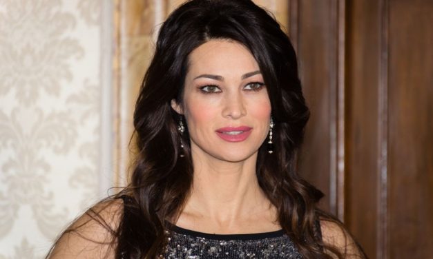 Manuela Arcuri: “Ménage à trois con Berlusconi? Mai successo”