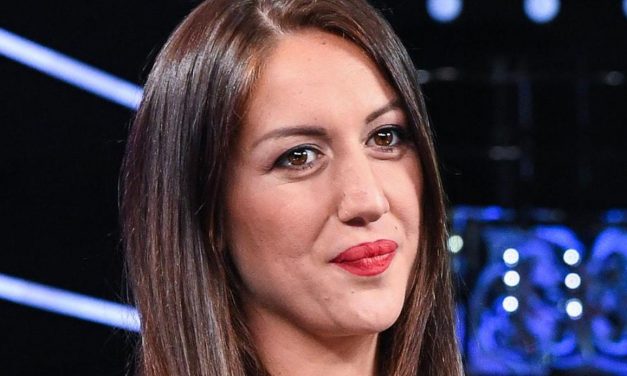Jessica Morlacchi: “Sanremo è stato non considerato da tanti big, ma adesso tutti vogliono andarci. E chi lo ha sempre amato deve sgomitare”