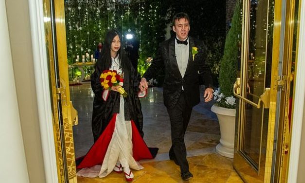 Nicolas Cage al quinto matrimonio: sua moglie ha 30 anni in meno di lui