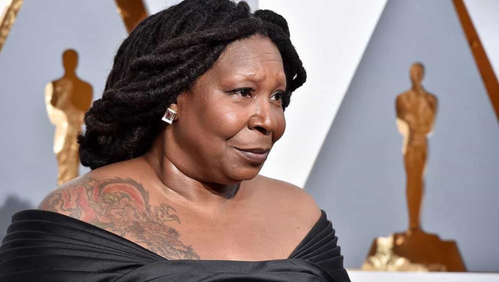 Whoopi Goldberg sta scrivendo un film: “Una donna anziana e di colore che acquisisce poteri”