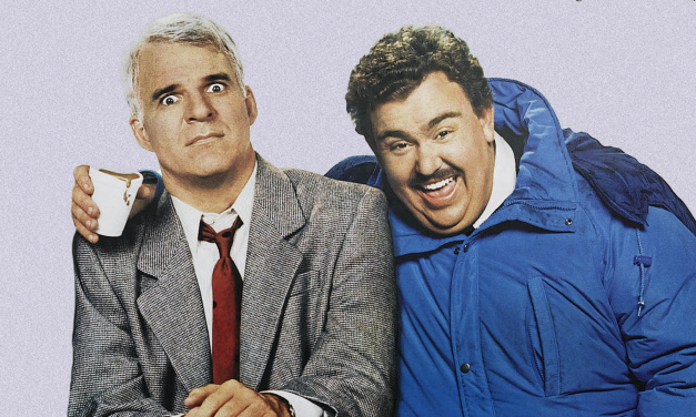 Un biglietto in due: la frase improvvisata da John Candy che fa ancora piangere Steve Martin e l’ispirazione vera per il film