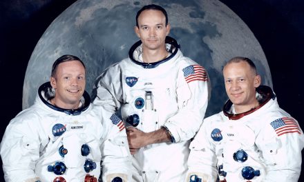 Spazio, Apollo 11: morto Michael Collins, il pilota della prima missione sulla luna