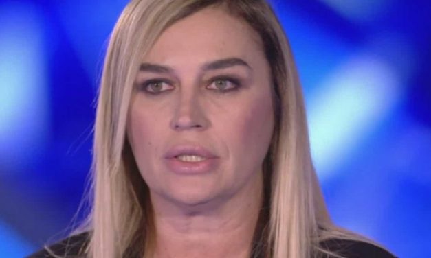 Lory Del Santo e il tradimento di Eric Clapton: “Vidi Naomi Campbell uscire dal suo camerino”